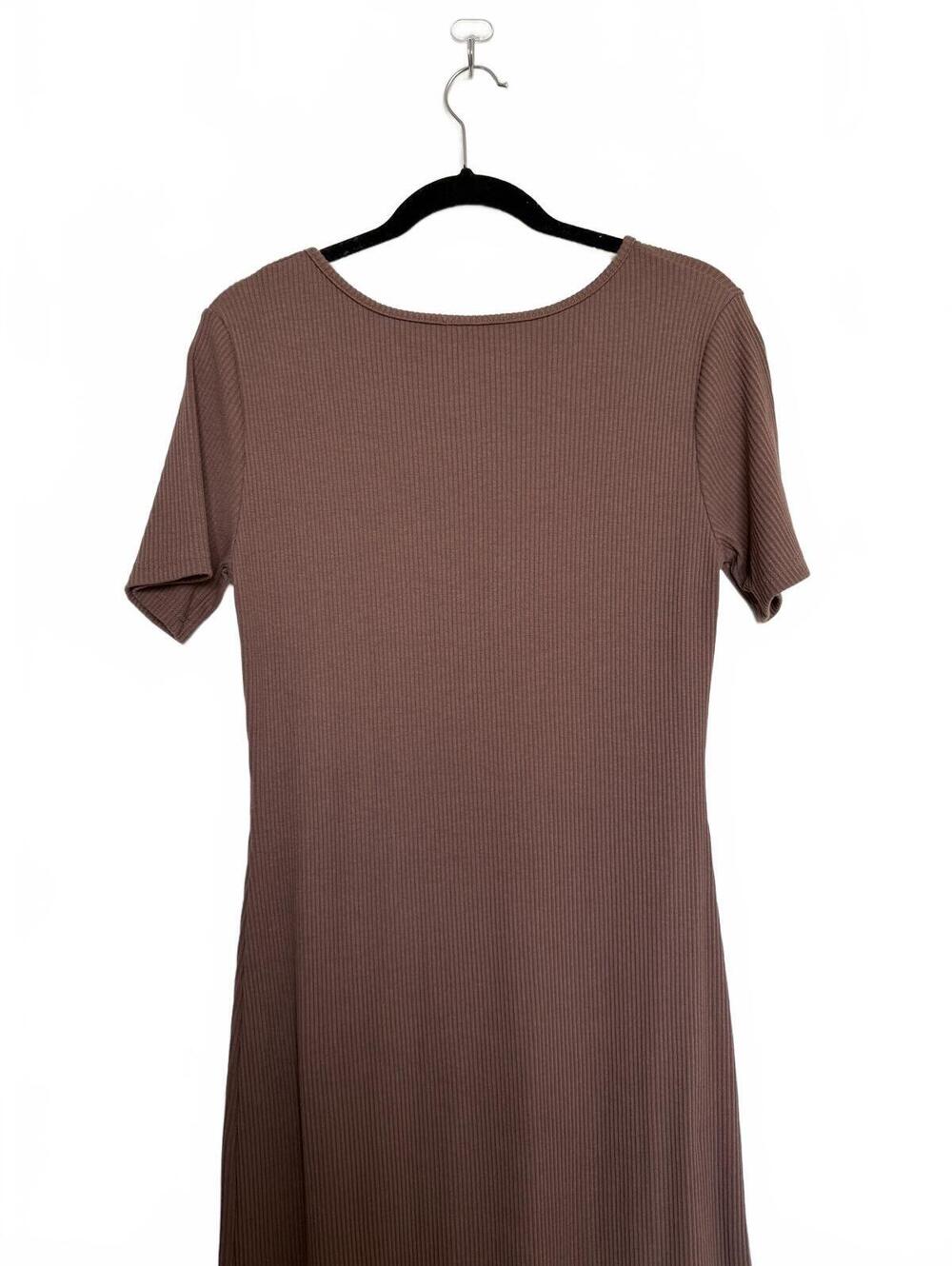 Ribbed Knit Short Sleeve Maxi Dress in Brown - Picture 4 of 5
